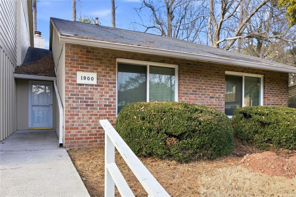 1900 Powers Ferry Trace SE