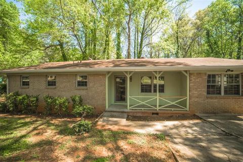 Homes For Sale - 2674 Cavalier Drive<br/> Decatur, GA 30034