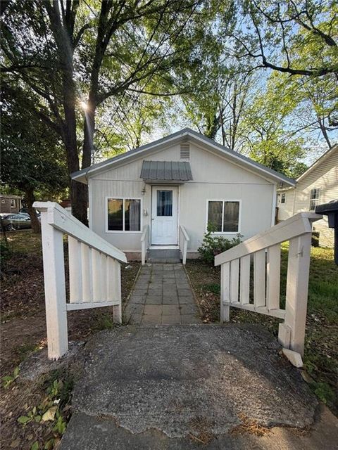 Homes For Sale - 818 Mcbride Street<br/> Gainesville, GA 30501