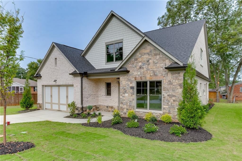 11 Stonehedge Drive