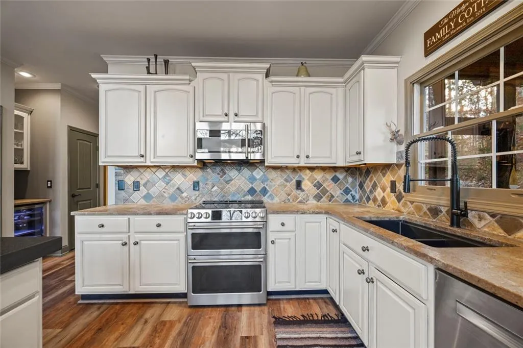 Martin, Georgia 30557, United States, 6 Bedrooms Bedrooms, ,4 BathroomsBathrooms,Residential,Active,250948