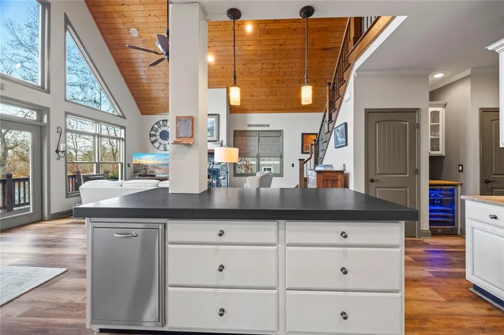 Martin, Georgia 30557, United States, 6 Bedrooms Bedrooms, ,4 BathroomsBathrooms,Residential,Active,250948