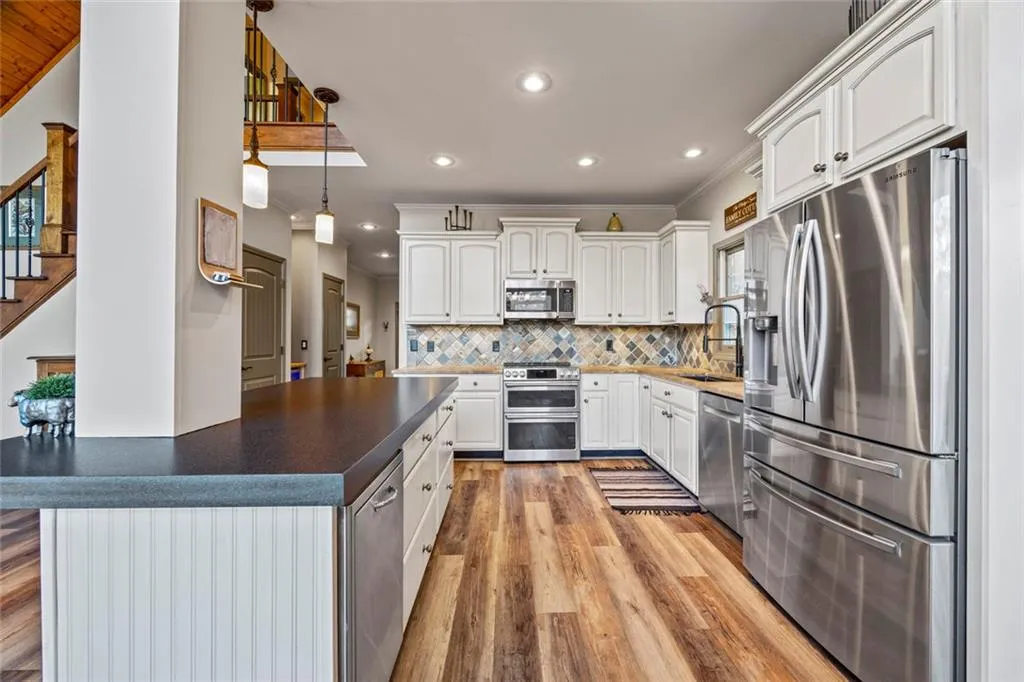 Martin, Georgia 30557, United States, 6 Bedrooms Bedrooms, ,4 BathroomsBathrooms,Residential,Active,250948