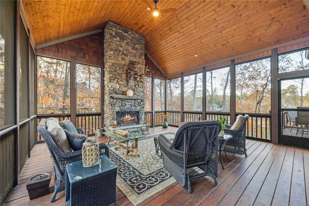 Martin, Georgia 30557, United States, 6 Bedrooms Bedrooms, ,4 BathroomsBathrooms,Residential,Active,250948