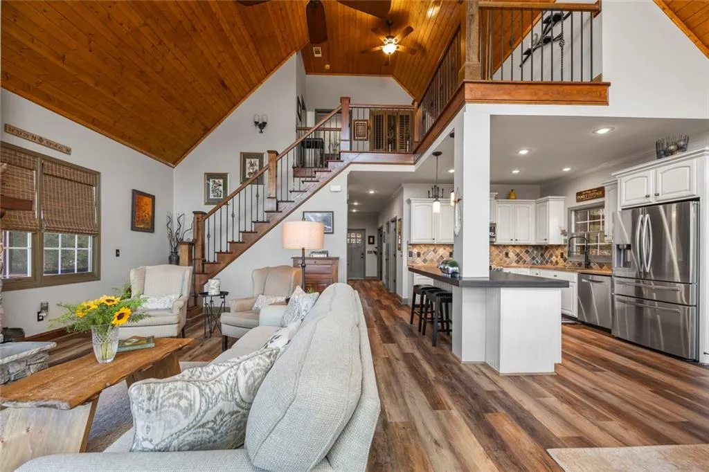 Martin, Georgia 30557, United States, 6 Bedrooms Bedrooms, ,4 BathroomsBathrooms,Residential,Active,250948