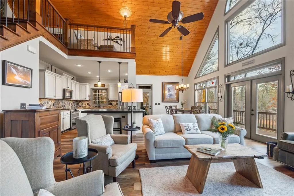 Martin, Georgia 30557, United States, 6 Bedrooms Bedrooms, ,4 BathroomsBathrooms,Residential,Active,250948