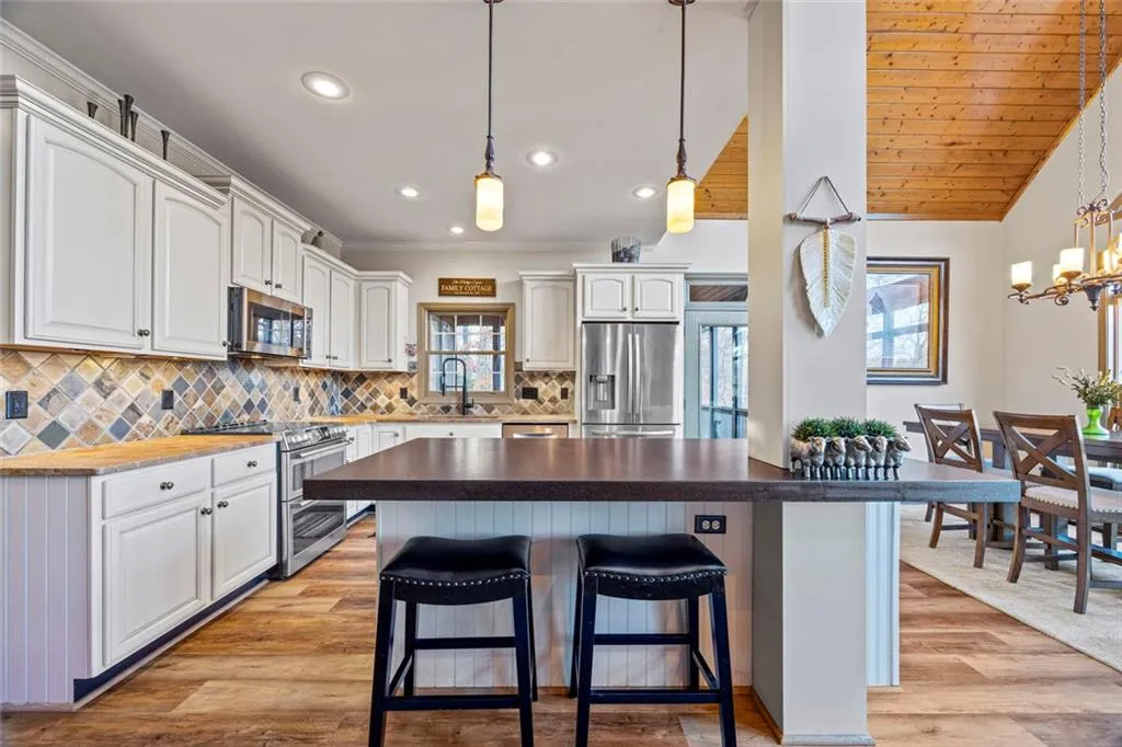 Martin, Georgia 30557, United States, 6 Bedrooms Bedrooms, ,4 BathroomsBathrooms,Residential,Active,250948