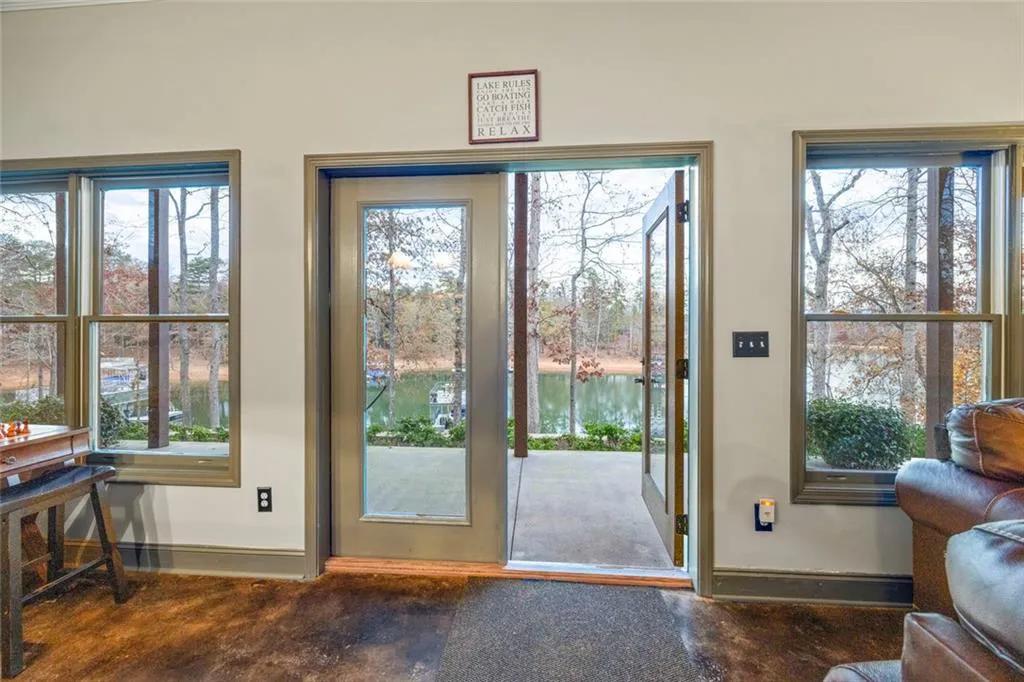 Martin, Georgia 30557, United States, 6 Bedrooms Bedrooms, ,4 BathroomsBathrooms,Residential,Active,250948