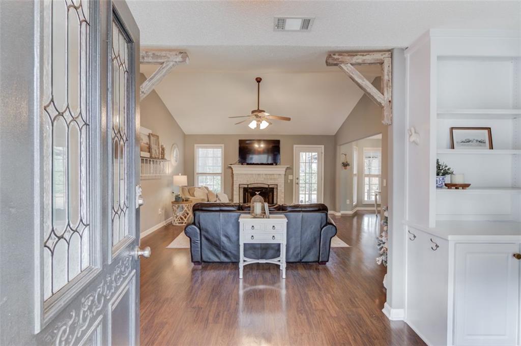 1433 Jefferson Walk Circle