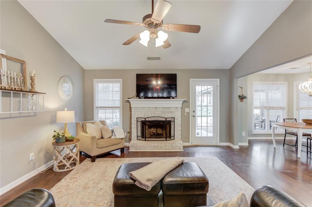 1433 Jefferson Walk Circle