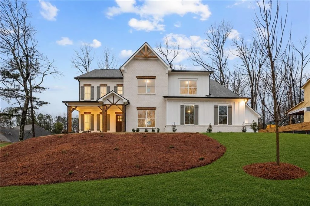200 Knollwood Bend