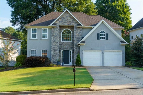 Homes For Sale - 1080 Olde Roswell Grove<br/> Fulton County, Roswell, GA 30075