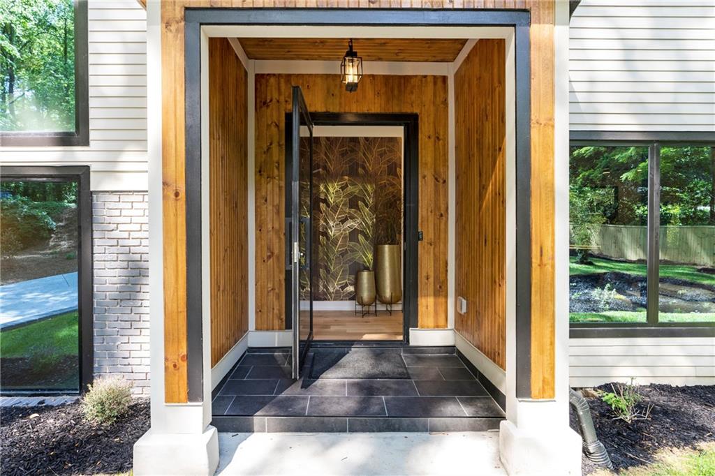 3626 N Stratford Road NE