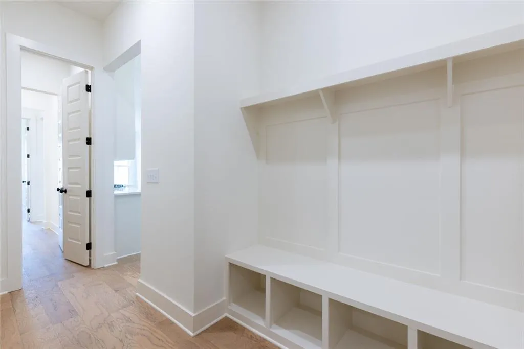 Gainesville, Georgia 30506, United States, 5 Bedrooms Bedrooms, ,5 BathroomsBathrooms,Residential,Active,239330