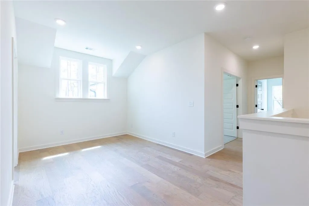 Gainesville, Georgia 30506, United States, 5 Bedrooms Bedrooms, ,5 BathroomsBathrooms,Residential,Active,239330