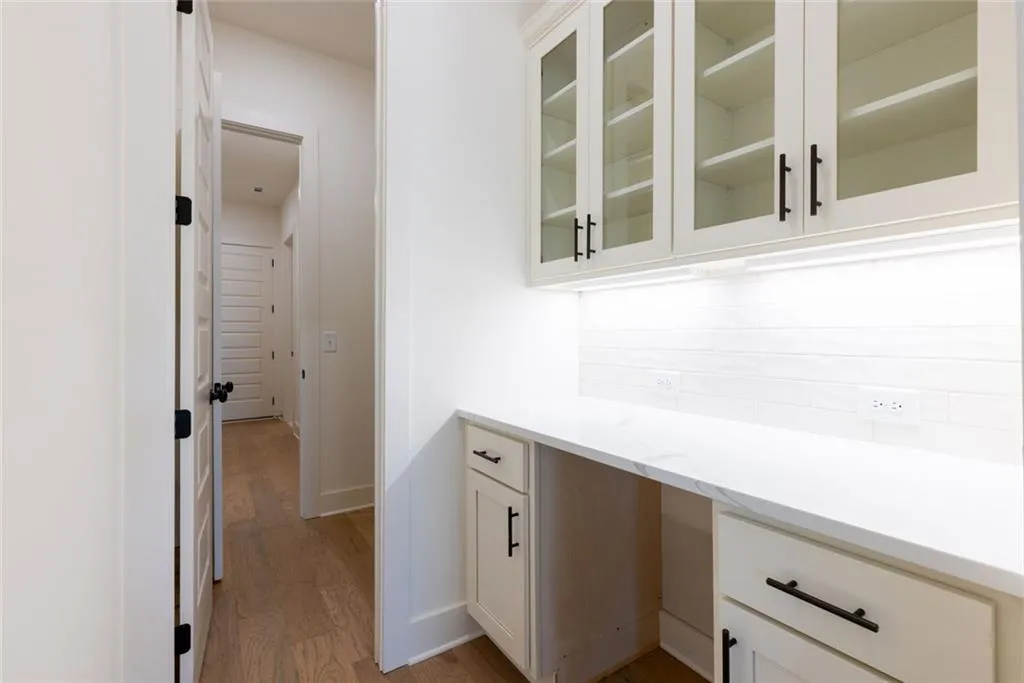 Gainesville, Georgia 30506, United States, 5 Bedrooms Bedrooms, ,5 BathroomsBathrooms,Residential,Active,239330