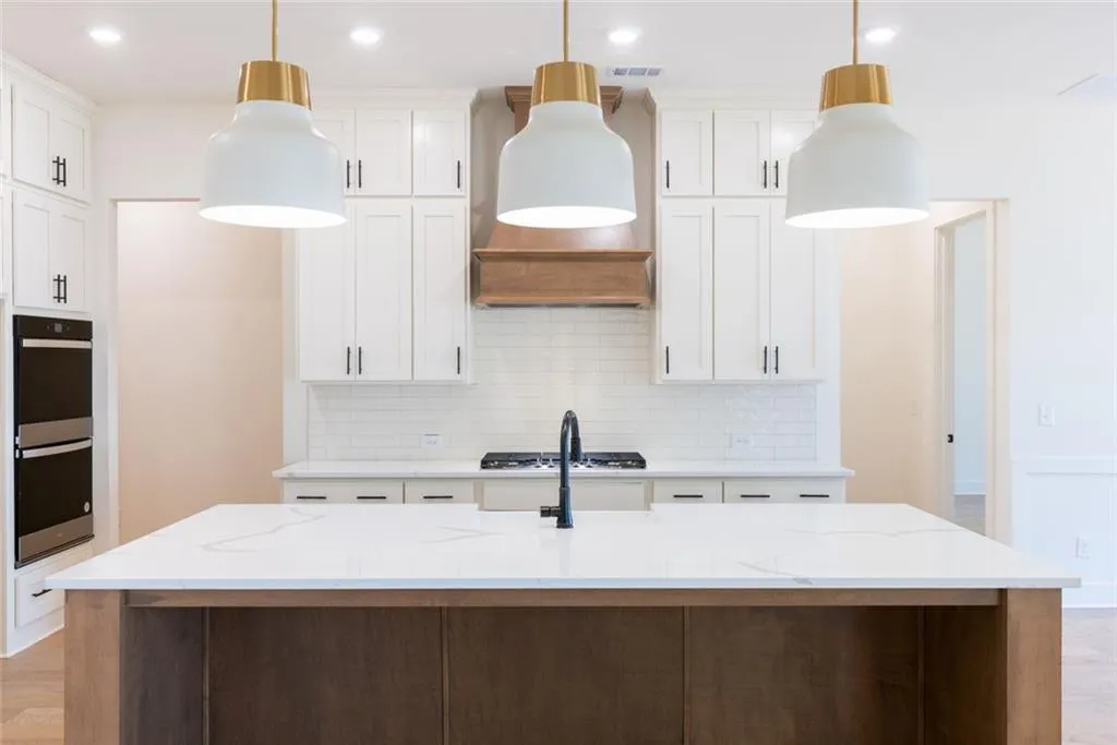 Gainesville, Georgia 30506, United States, 5 Bedrooms Bedrooms, ,5 BathroomsBathrooms,Residential,Active,239330