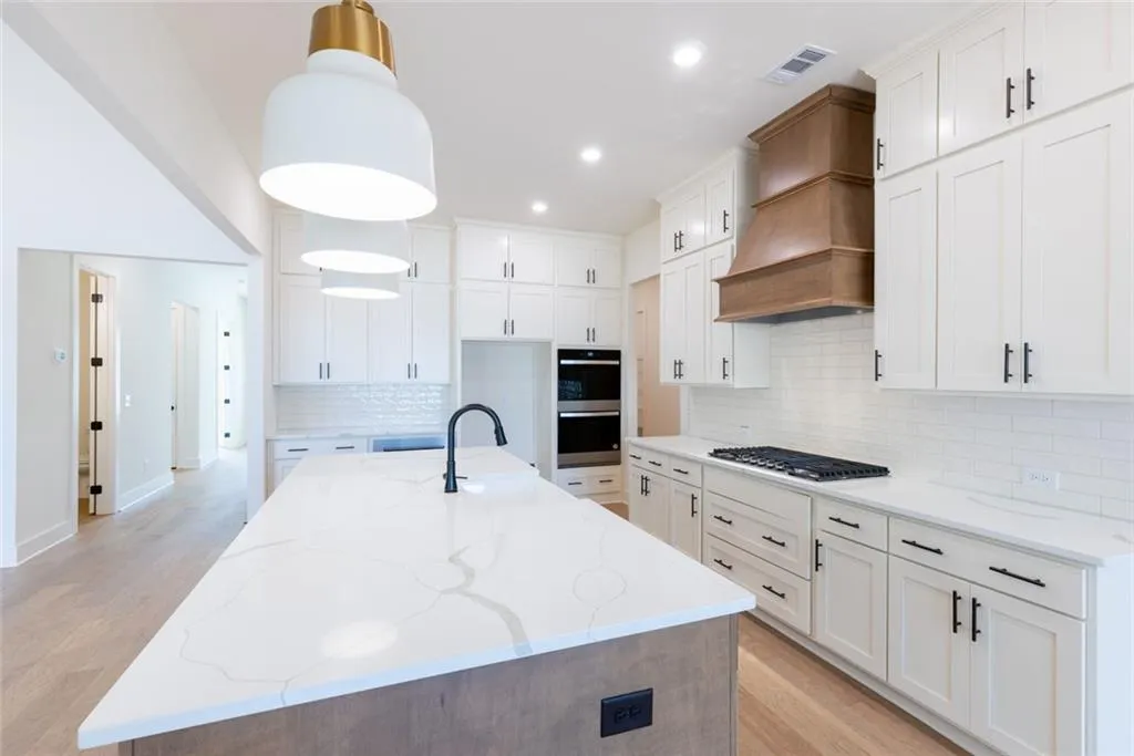 Gainesville, Georgia 30506, United States, 5 Bedrooms Bedrooms, ,5 BathroomsBathrooms,Residential,Active,239330