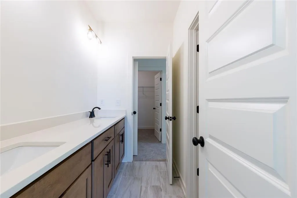 Gainesville, Georgia 30506, United States, 5 Bedrooms Bedrooms, ,5 BathroomsBathrooms,Residential,Active,239330