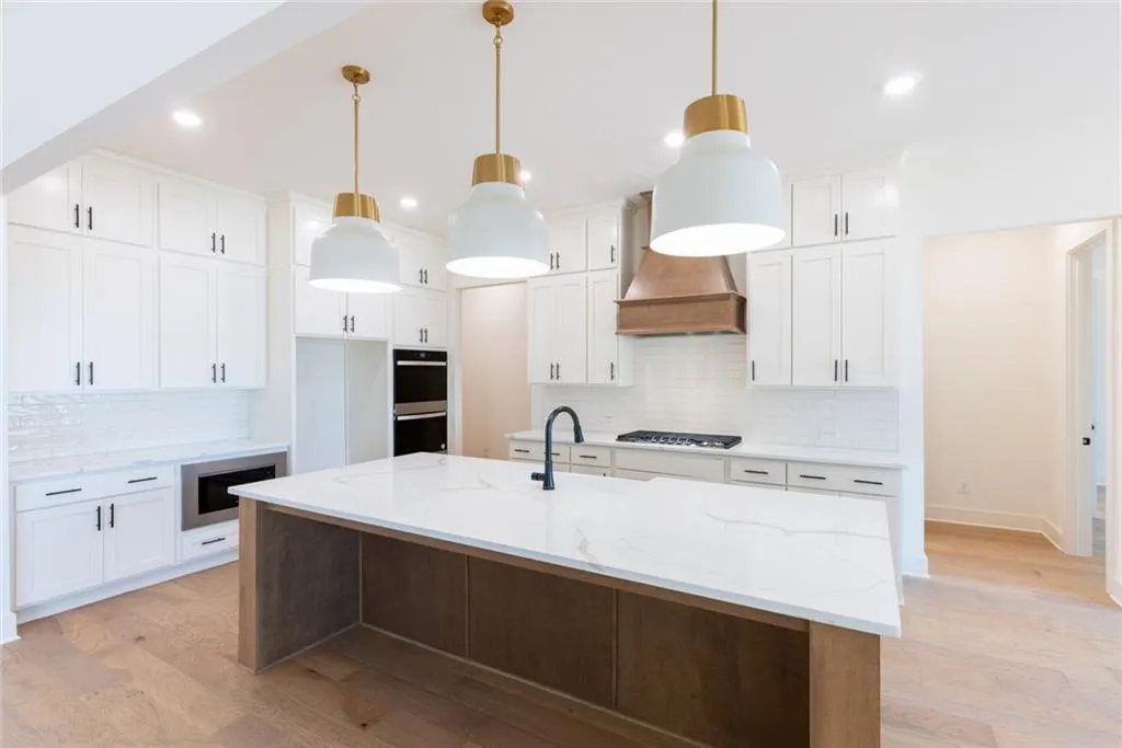 Gainesville, Georgia 30506, United States, 5 Bedrooms Bedrooms, ,5 BathroomsBathrooms,Residential,Active,239330