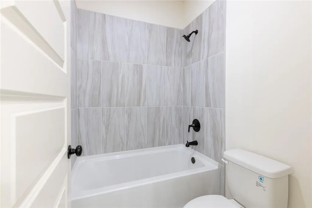 Gainesville, Georgia 30506, United States, 5 Bedrooms Bedrooms, ,5 BathroomsBathrooms,Residential,Active,239330