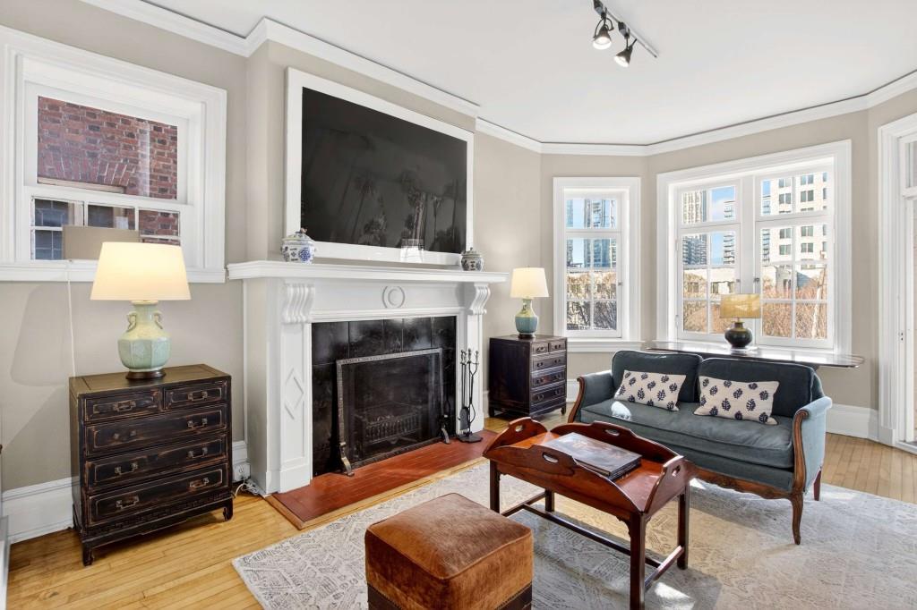 81 Peachtree Place NE 6