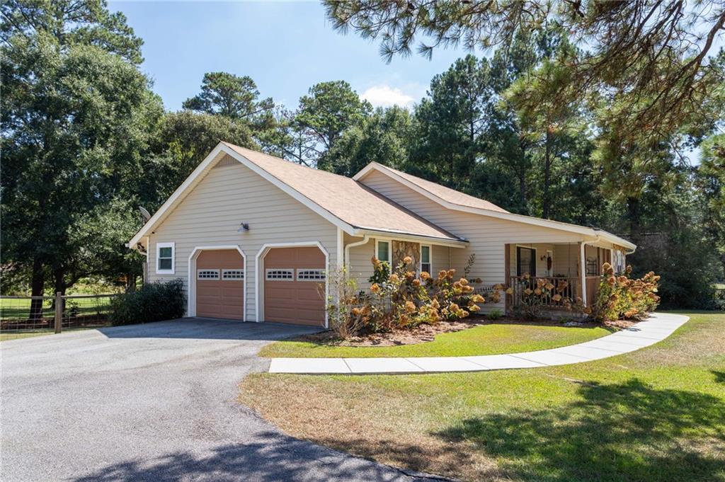 Photo of 110 Allenwood Road, Fayetteville, GA 30214 (MLS # 7839948)