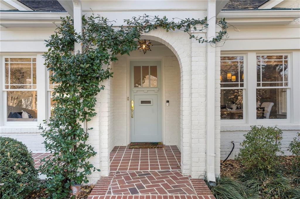 681 Yorkshire Road NE