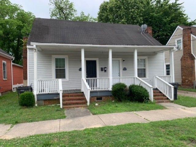 This historic 1906 duplex offers incredible earning potential for both new and seasoned investors. Featuring two spacious 2-bedroom, 1-bath units with separate utilities, this property provides flexible rental options and steady cash flow opportunities. Each unit maintains the charm of its era while offering practical living space for long-term tenants or short-term rentals.
Conveniently located within walking distance of downtown Augusta’s shopping, dining, and entertainment district, this property is ideally situated for strong rental demand. Whether you’re expanding your portfolio or entering the market for the first time, this duplex is a rare find in a thriving location.