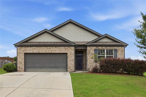 Homes For Sale - 8482 Glenview Street<br/> Douglasville, GA 30134