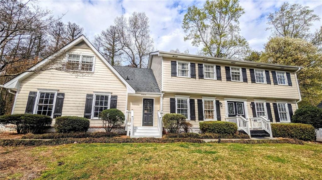 325 Lakeshore Drive NE