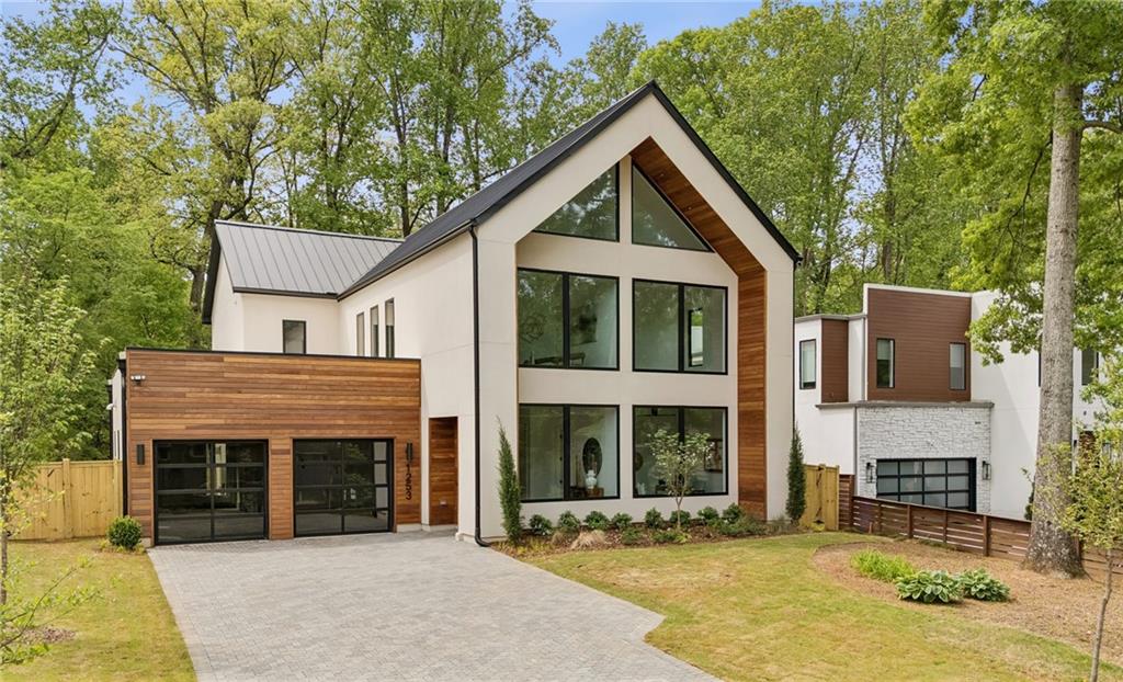 1253 Mayfair Drive NE