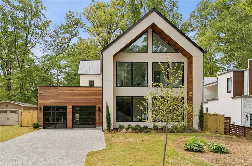 1253 Mayfair Drive NE