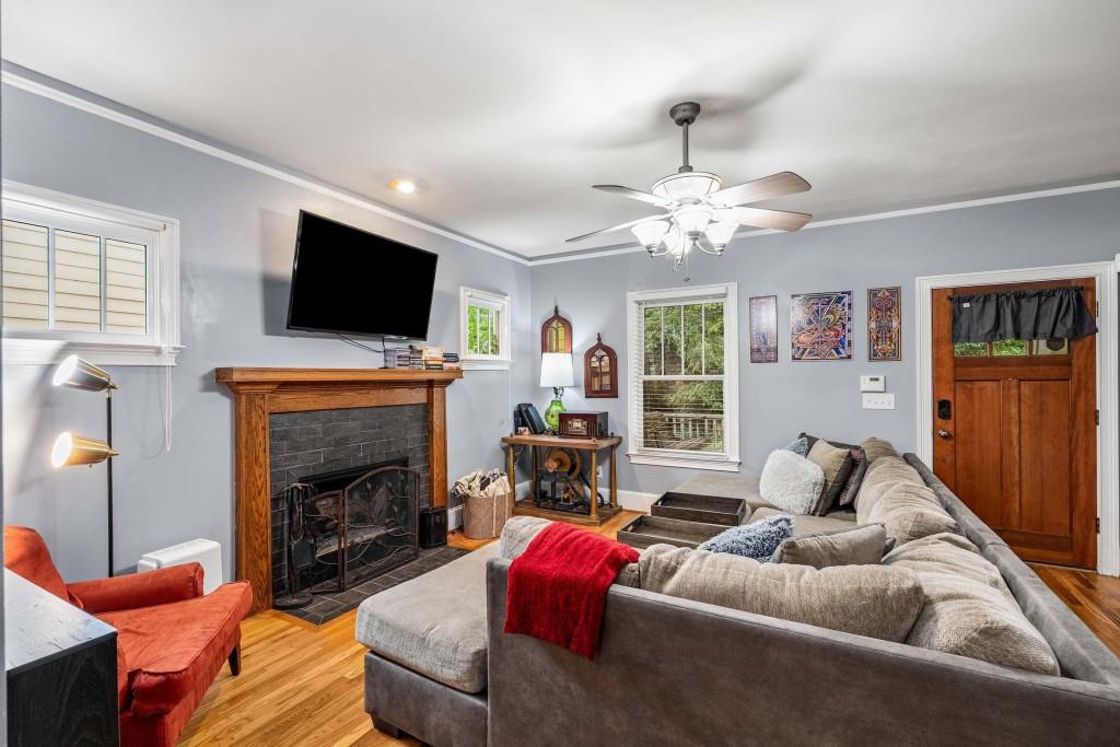 311 Lamon Avenue SE