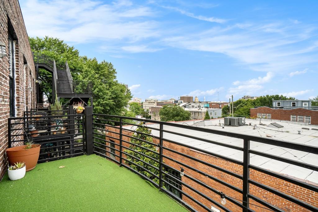 204 Walker Street SW 319
