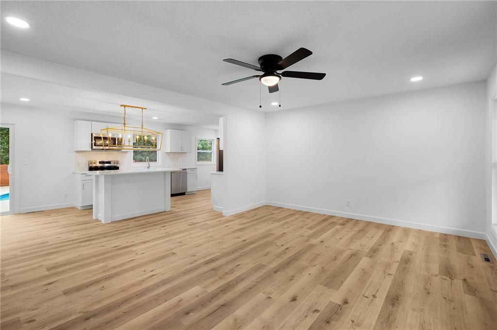 225 Woodland Drive, Calhoun, Georgia image 9