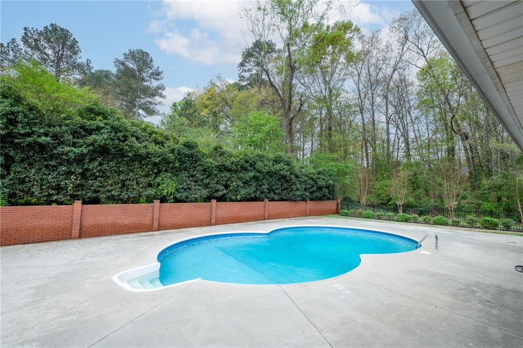 225 Woodland Drive, Calhoun, Georgia image 13