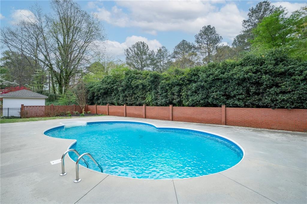 225 Woodland Drive, Calhoun, Georgia image 12