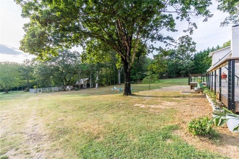 A home in Dacula