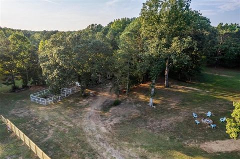 A home in Dacula