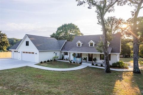 A home in Dacula