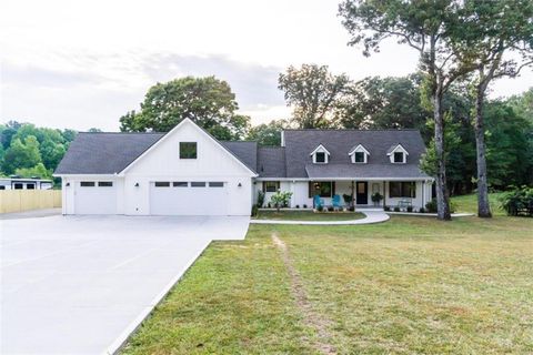 A home in Dacula