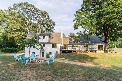 A home in Dacula