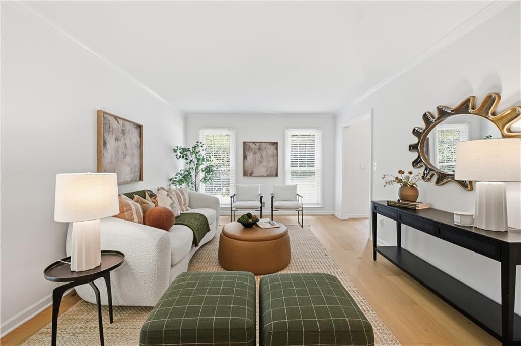 2458 Fontainebleau Drive