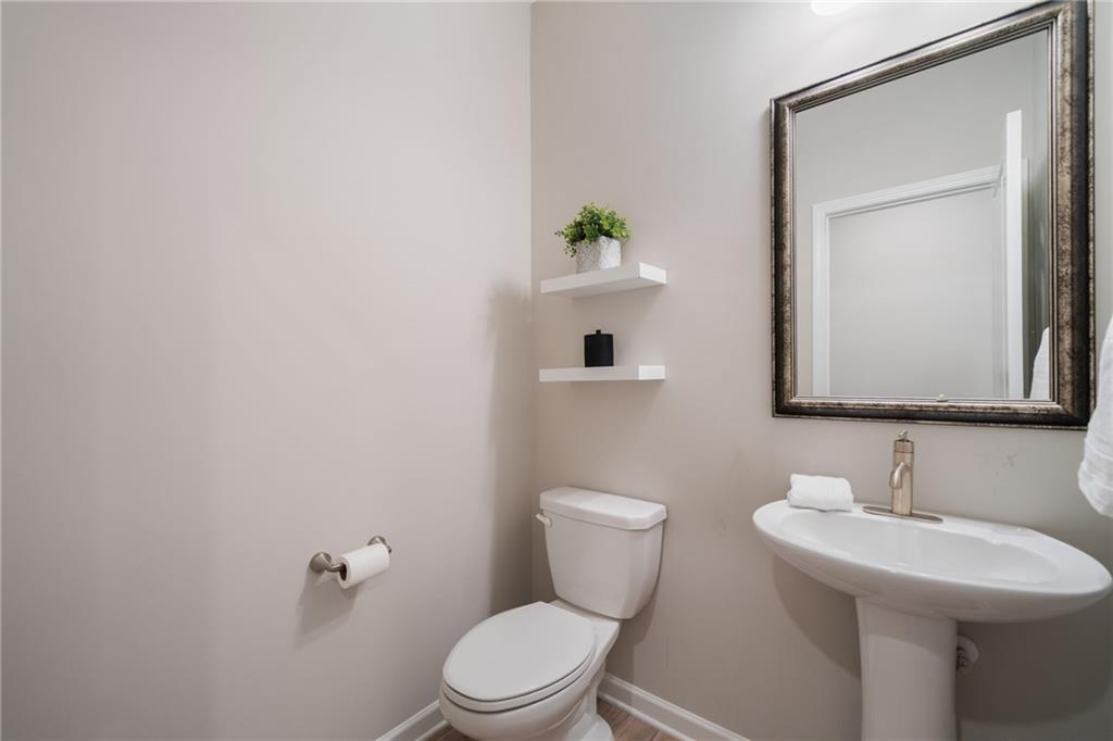 1347 Elderwood Way, Cumming, Georgia image 12