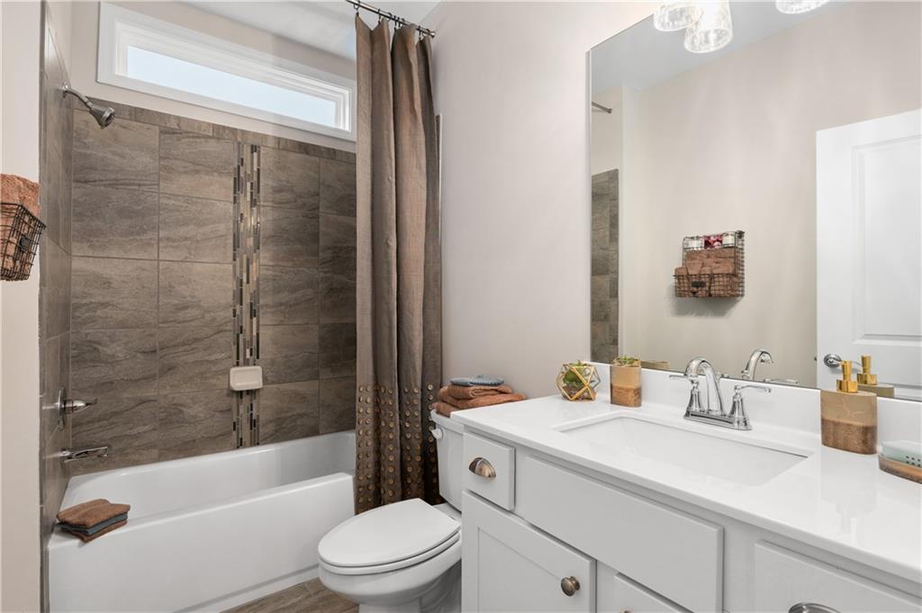 1972 Assembly Circle (Lot 104)