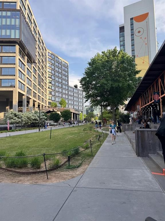 302 Fortune Street NE B