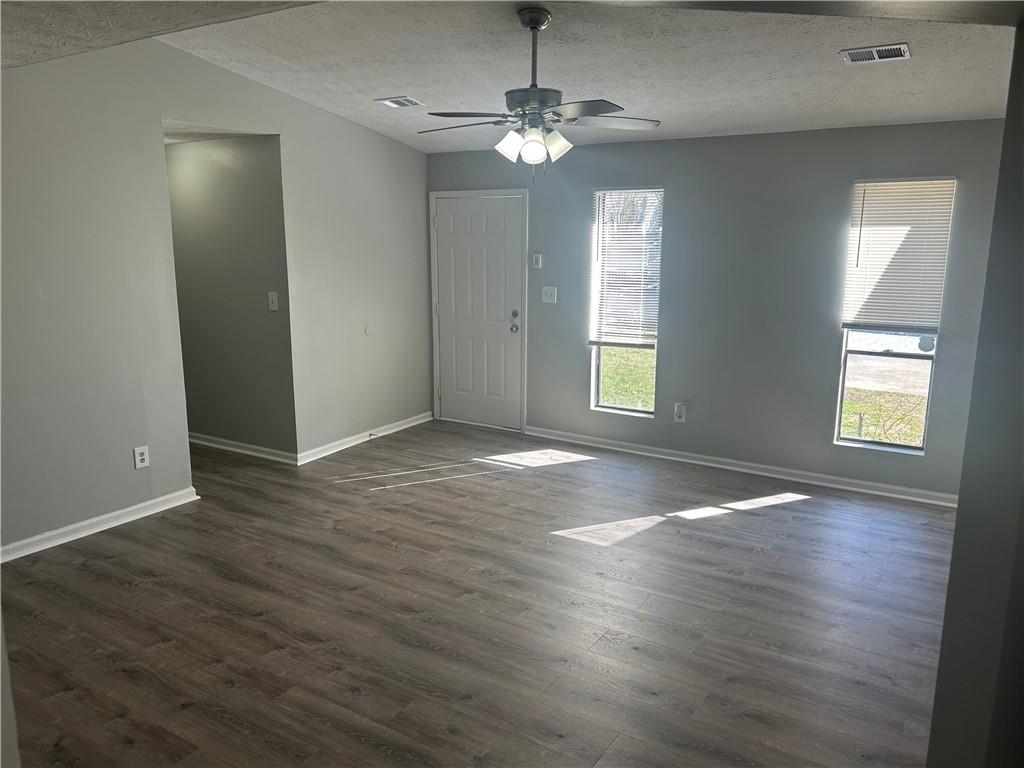 2039 Corners Circle, Lithonia, Georgia image 3