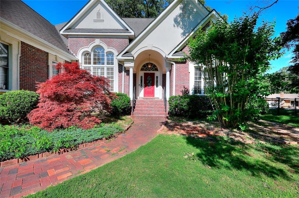1595 Lake Lucerne Rd Sw, Lilburn, Georgia image 1