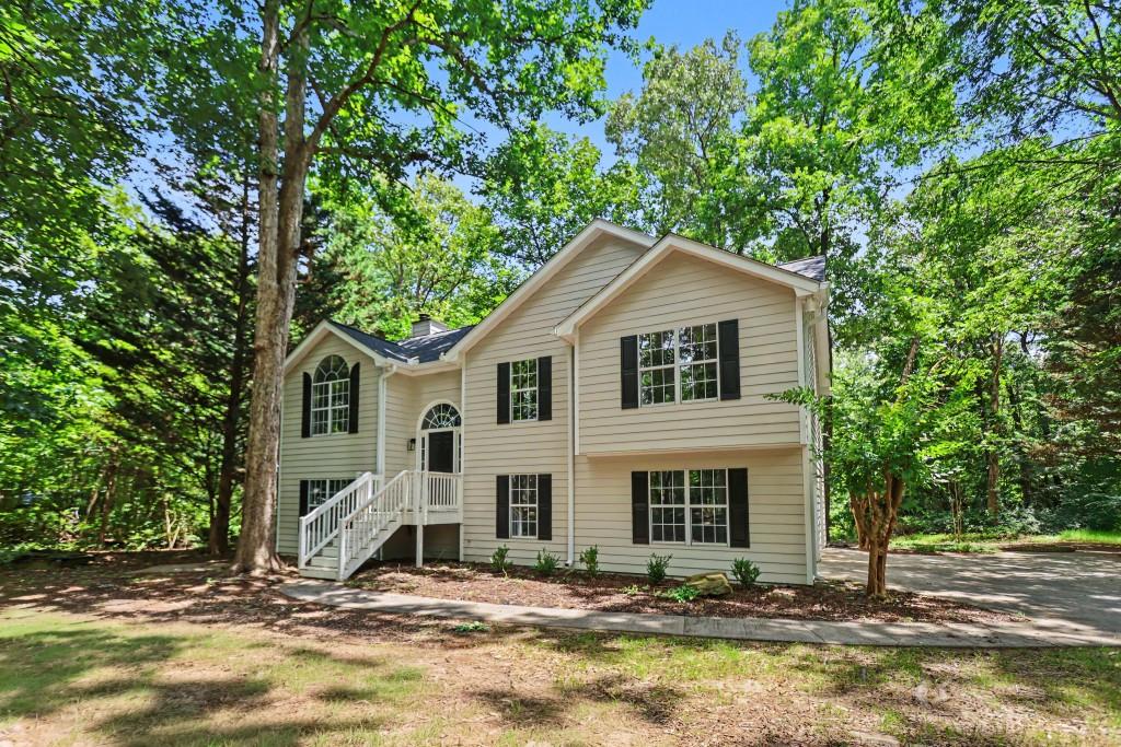 Photo 1 of 37 — 105 Creek View Drive, Hoschton, GA 30548